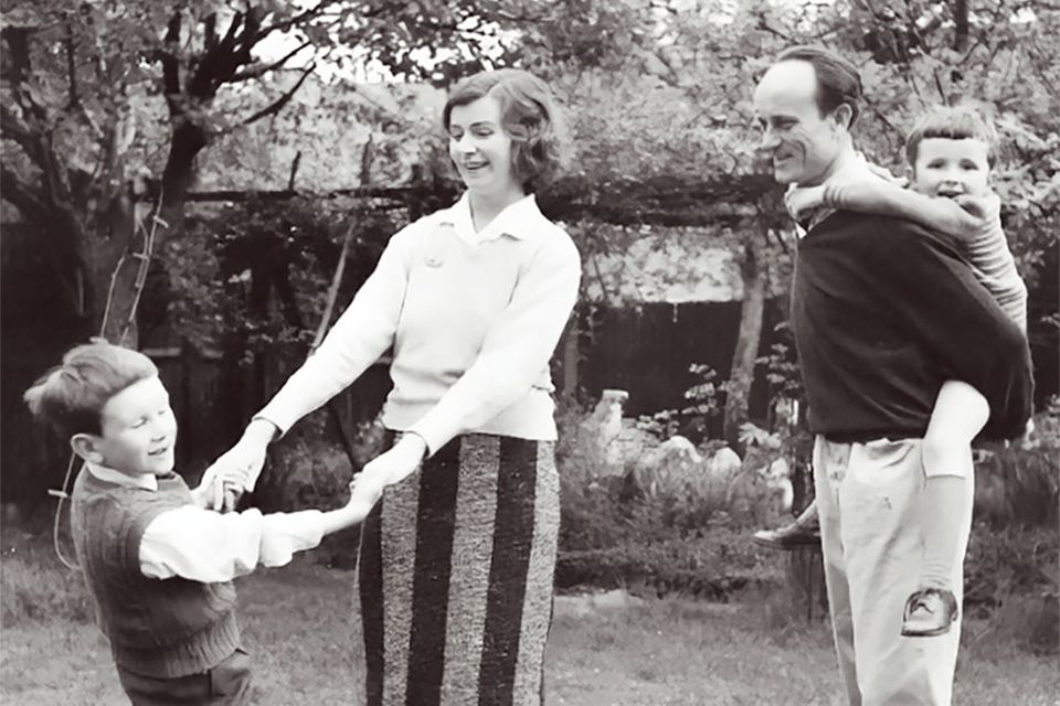 Edna O’Brien with her husband Ernest and children Carlo and Sasha in 1961